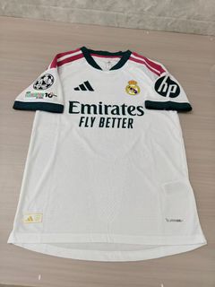 (Category: ) located in . Submitted by calcio_sport_jersey (Listing ID 1452314740, Image 1). Description: .