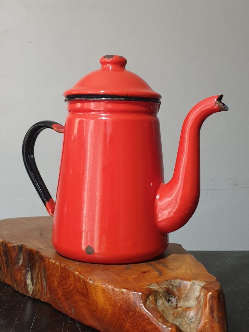 Retro Vintage Enamel Pots / Kettle (Category: Cookware & Accessories) located in Las Pinas. Submitted by oldsthetics (Listing ID 1452111390, Image 2). Description: Retro Vintage Enamel Pots / Kettles Add a retro accent to your kitchen, garden, patio and more. Great idea to repurpose as pot for dry plants/flowers, kitchen utensil organizer and other decorative display These are vintage items As is condition Preloved and not new Visible imperfectio