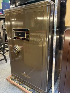 (Category: ) located in . Submitted by richmanluxury (Listing ID 1452171553, Image 1). Description: .