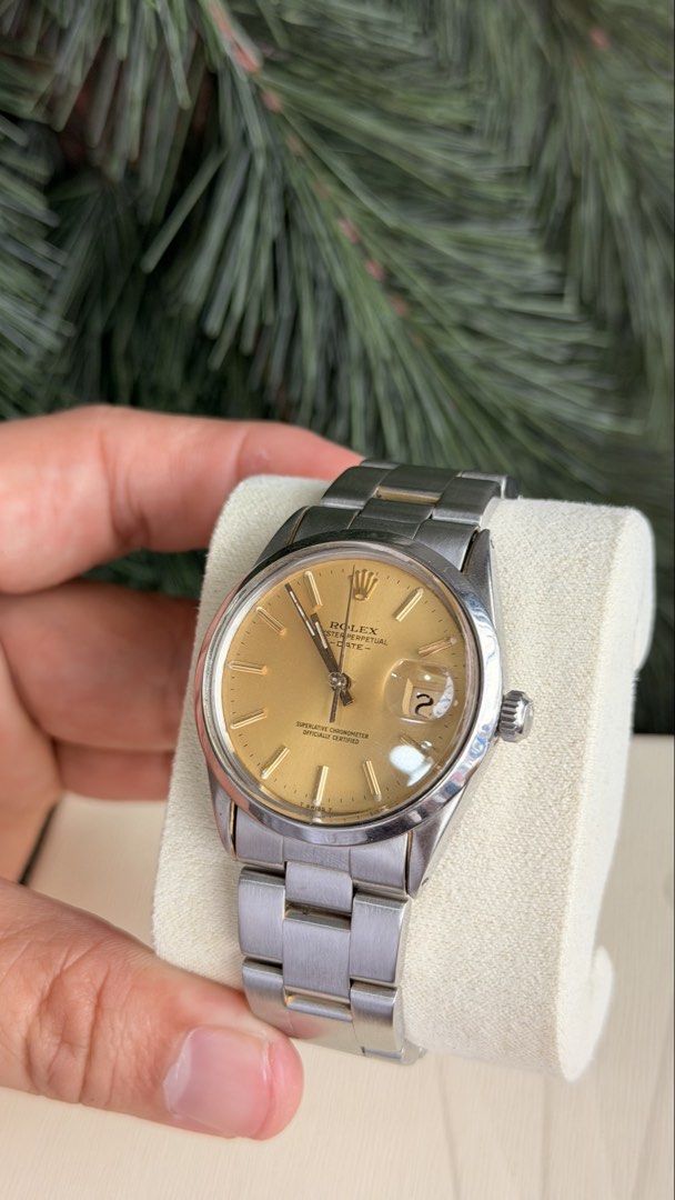 Rolex Oyster perpetual date 15505 (Category: Luxury Watches) located in Marikina City. Submitted by papichulongs_closet (Listing ID 1452289366, Image 2). Description: Steal deal‼️ A rare Rolex Oyster Perpetual Date 15505 - Ref. 15505 (Quickset) - year of production 80’s - 34mm - Automatic movement - All stock - Champagne dial - 10 links (6.5-7 inches wrist size) - Polished into stainless steel (from gold plated) - in excellent cond 9.5/10 Inclusi