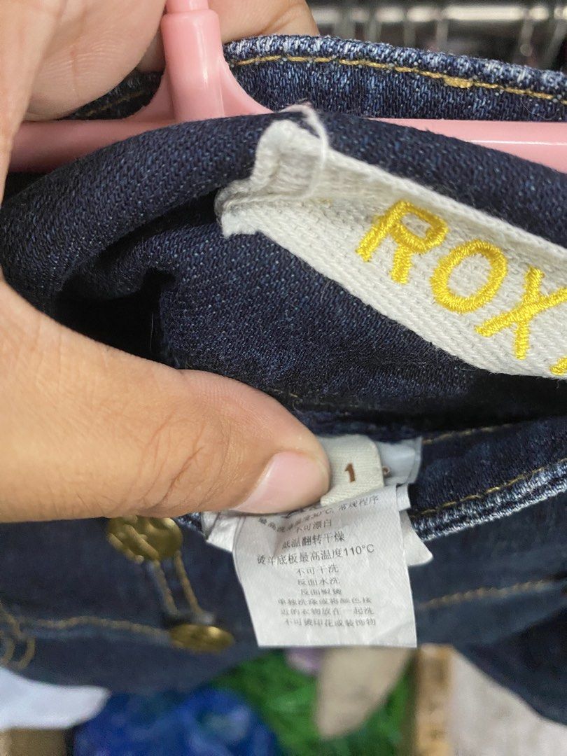 roxy (Category: Skirts) located in Manila. Submitted by vizcarrach03925 (Listing ID 1452174532, Image 3). Description: .