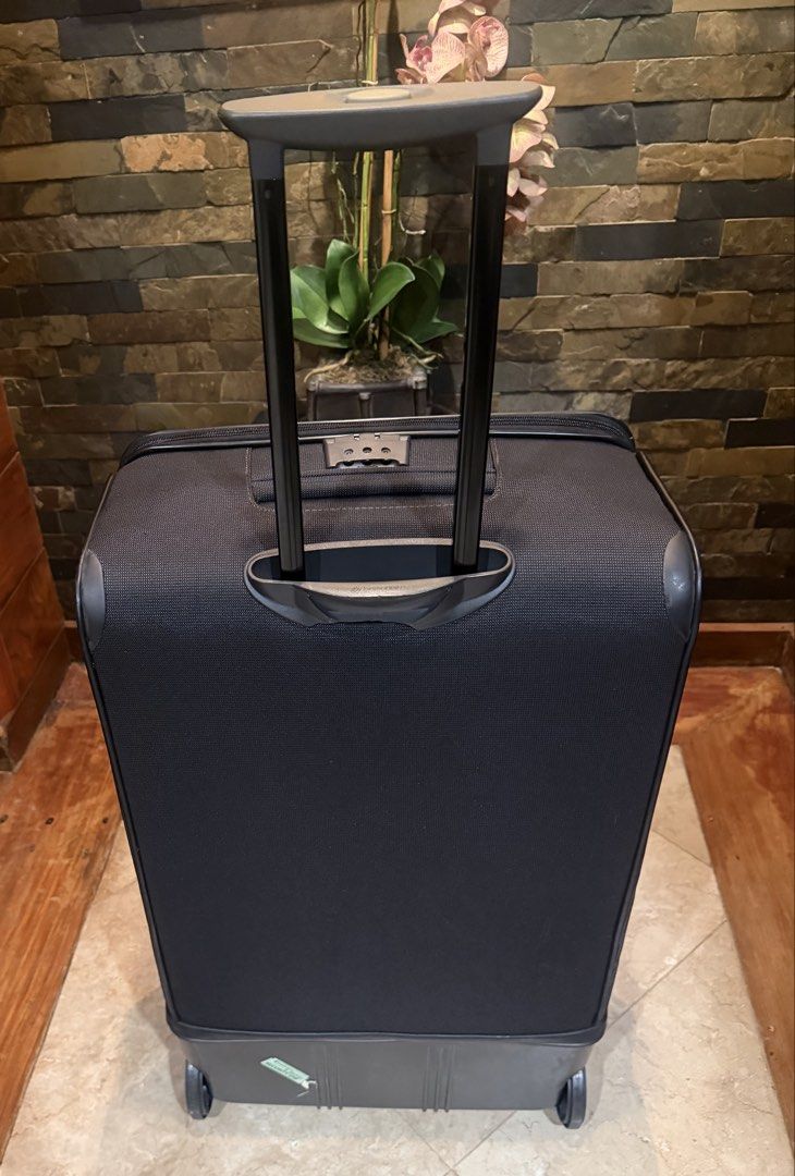 Samsonite Dark Blue Spinner Luggage (Category: Luggage) located in Pasig City. Submitted by danbrit_sells (Listing ID 1452159786, Image 2). Description: - Dark blue Samsonite spinner luggage - Built-in combination lock for security - Smooth rolling wheels for easy maneuverability - Ample interior space for all your travel needs - Subtle patterned interior lining - Ideal for any trip.