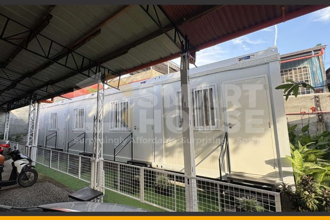 SMARTHOUSE PREFAB CONTAINER STUDY HUB (Category: Construction & Building Materials) located in Quezon City. Submitted by Smarthouseph (Listing ID 1452134540, Image 2). Description: 📚 5 UNITS. ONE SMART STUDY HUB. A modern and practical learning space made possible with SMARTHOUSE Prefab Container Units! Perfect for schools, training centers, and study hubs—built faster, smarter, and more efficiently. 💙 📩 For Inquiries, message us now and let’s