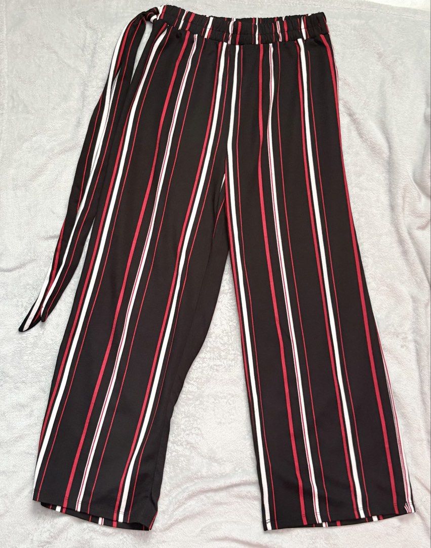 Striped Wide Leg Pants with Belt (Category: Other Bottoms) located in Manila. Submitted by katecurates (Listing ID 1452121220, Image 1). Description: - S-M - Flattering wide-leg cut for a comfortable and stylish silhouette..