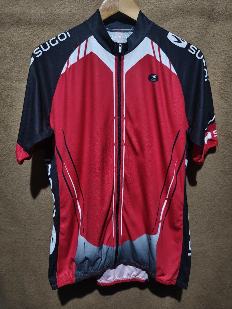 Sugoi Evolution Pro jersey bicycle jersey (Category: Activewear) located in Camalaniugan. Submitted by thrifter10 (Listing ID 1452243653, Image 1). Description: Dimes 22 X 28 inches.