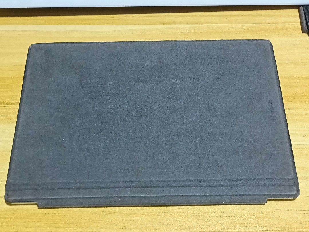 Surface Pro 5, Core i7 16gb Ram (Category: Laptops & Notebooks) located in Mandaluyong City. Submitted by best_lloyd84 (Listing ID 1452274314, Image 3). Description: Surface Pro 5 windows 11 💻 No issue, minimal scratch as sign of usage. Specs: Intel Core i7 7th Generation 16GB Ram 512ssd storage with memory card slot expand storage. 12.3 inch dipslay Clear Dual camera. 1 usb port 1 mini display port ( adaptor needed to connect hdmi) headset jack
