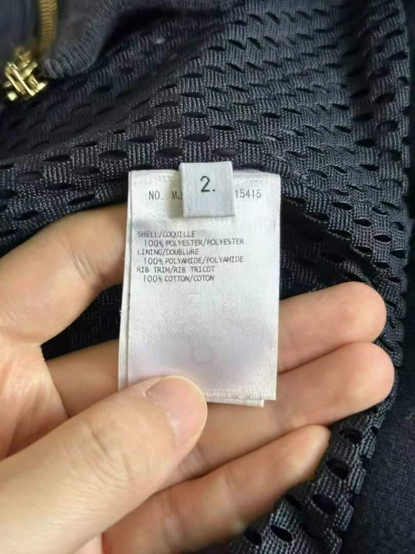 由 wd.select (刊登 ID 1452218385，圖片 2) 提交，位於 桃園市 (Taoyuan) 的 Thom Browne tb外套 (類別：精品服飾)，說明：*商品約五至七天到台 *保證正品歡迎驗貨 *精品代購 【商品】: 外套 【狀況】: 如圖 【尺寸】: 2 【價格】: 12880 【備註】：匯款後7-11店到店+60。