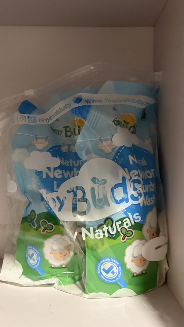 Tiny Buds Naturals Newborn Laundry Wash Refill (Category: Baby Toiletries & Grooming) located in Mandaluyong City. Submitted by ngs217 (Listing ID 1452233395, Image 1). Description: - Tiny Buds Naturals Newborn Laundry Wash Refill Pack - Dermatologically Tested - Mild and Gentle Formula for Sensitive Skin - Perfect for Washing Baby's Clothes RFS: Baby prefers a different brand SRP: Php 285 each.