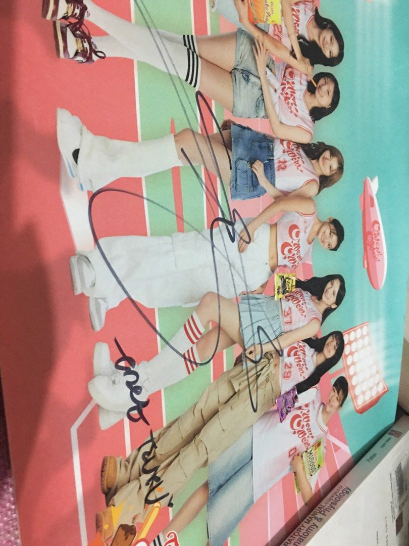 TWICE Tzuyu Signed Poster (Category: K-Wave Merchandise) located in Makati City. Submitted by closetgirlph (Listing ID 1452298643, Image 2). Description: • signed and given by tzuyu at oishi snacktackular fanmeet .