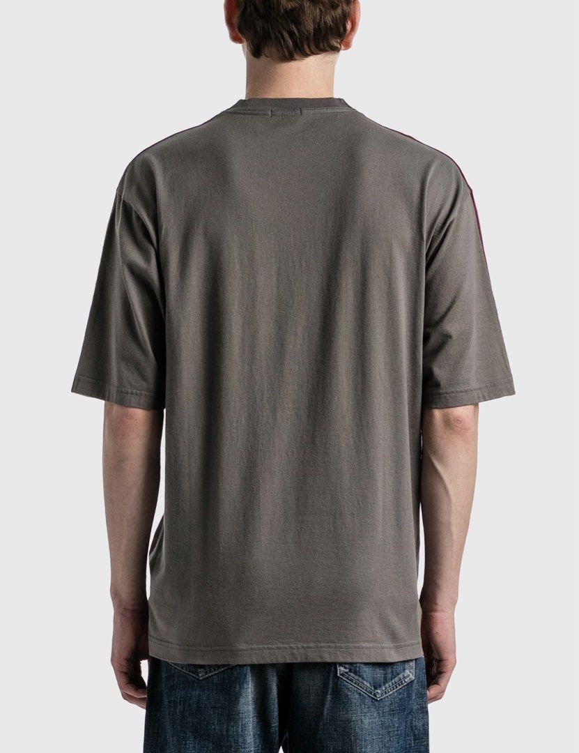 UNDERCOVERISM - Neo Boy T (Category: Activewear) located in Cavite. Submitted by gooditems.cavite (Listing ID 1452159024, Image 2). Description: Size 4 on tag fits xl 24x29 Authentic Excellent condition Minimal hairline crack only *unnoticeable when worn*.