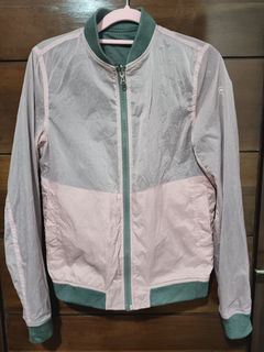 (Category: ) located in . Submitted by OneStop_ThriftShop_Mo (Listing ID 1452268161, Image 1). Description: .