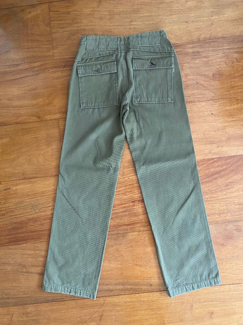 Vintage Columbia Olive Fatigue Pants (Category: Trousers) located in Muntinlupa City. Submitted by afriz88 (Listing ID 1452186322, Image 2). Description: Vintage Columbia Cords FatigueColor: Size: Small Condition: Good condition, slight color fading Composition: 100% Cotton Dimensions: Length - 41.5 inches Waist - Fits closer to 29 inches Leg Opening - 8.5 inches .