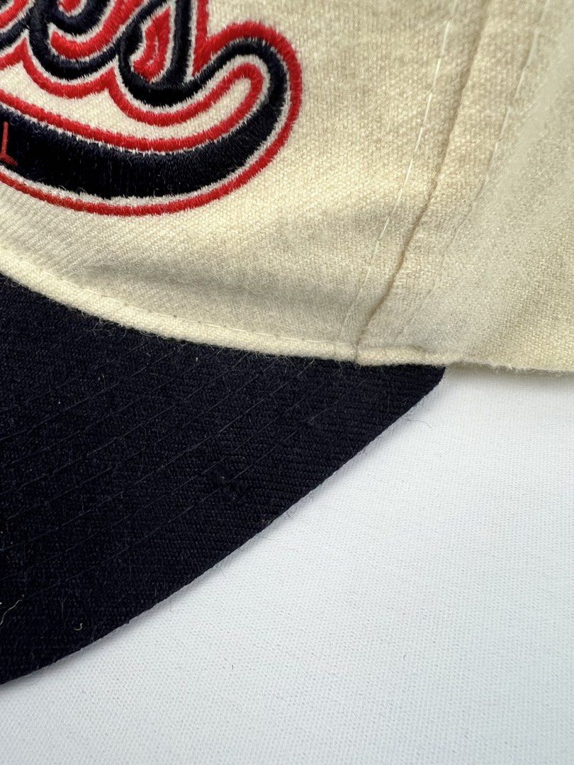 Vintage Starter New York Yankees Hat (Category: Caps & Hats) located in Baguio. Submitted by rafsemenz (Listing ID 1452157548, Image 3). Description: All detailed pics are posted Feel free to offer First Gen Starter.