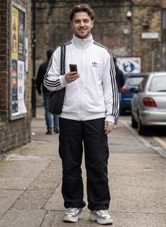 (Category: ) located in . Submitted by y2k.luxury.streetwear.outdoor (Listing ID 1452290355, Image 1). Description: .