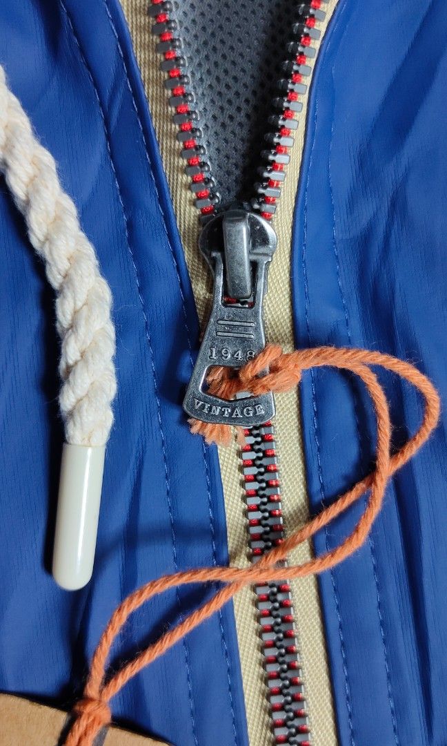 Weatherproof Rain Jacket (Category: Coats, Jackets and Outerwear) located in Bolinao. Submitted by tokiya. (Listing ID 1452170222, Image 3). Description: Weatherproof Rain Jacket (Water Repellent) Size Medium-Large fittings Dimensions: 21x28 Brand New ‼️.