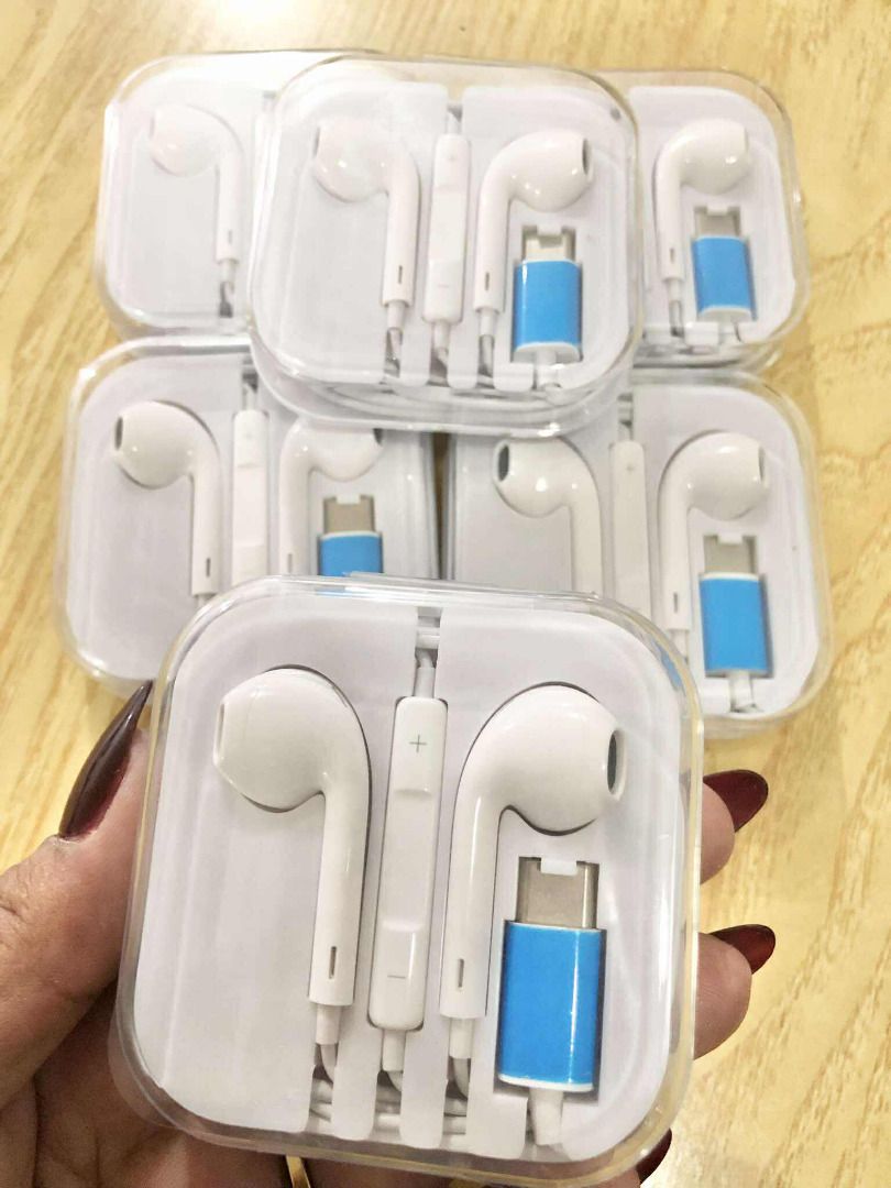 White Earphones with USB-C Connector (Category: Earphones) located in Mandaue City. Submitted by marj-legitseller (Listing ID 1452229319, Image 2). Description: - White earphones with USB-C connector - Each pair comes in its own clear protective case - Multiple pairs available - Ideal for charging and listening on the go - Simple and functional design.