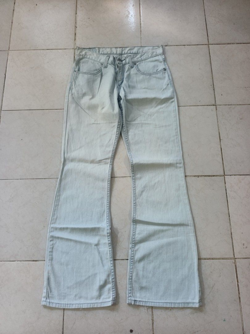 Y2k Levi's 985 Bootcut (Category: Jeans) located in Malita. Submitted by ronnyboi (Listing ID 1452116810, Image 3). Description: Y2k Levi's 985 Bootcut ‎W:30-32 L:41.5 T:12 H:10 ‎Condition: 8/10 ‎Mine: 700.