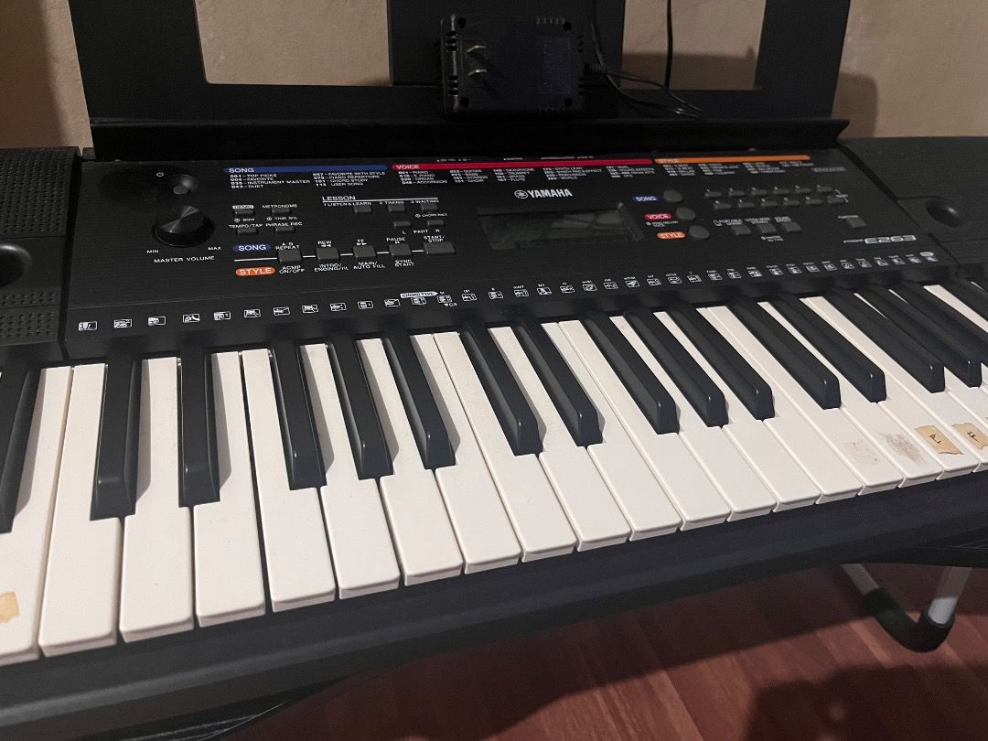 Yamaha PSR E263 (Category: Musical Instruments) located in Caloocan City. Submitted by kd.nulud0293 (Listing ID 1452254117, Image 2). Description: Selling YAMAHA PSR E263 61 full-size keys ✅ 130 accompaniment styles ✅ Built-in learning mode (Y.E.S.) ✅ AUX IN at headphone jack ✅ Battery or adapter powered Slightly used condition Good as new Test all you want .