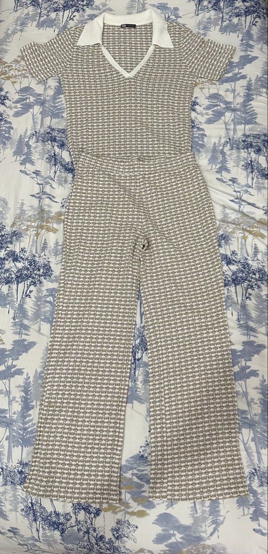 Zara coords (Category: Sets or Coordinates) located in Las Pinas. Submitted by celiae (Listing ID 1452138211, Image 3). Description: Set of 3 coords/ unused.