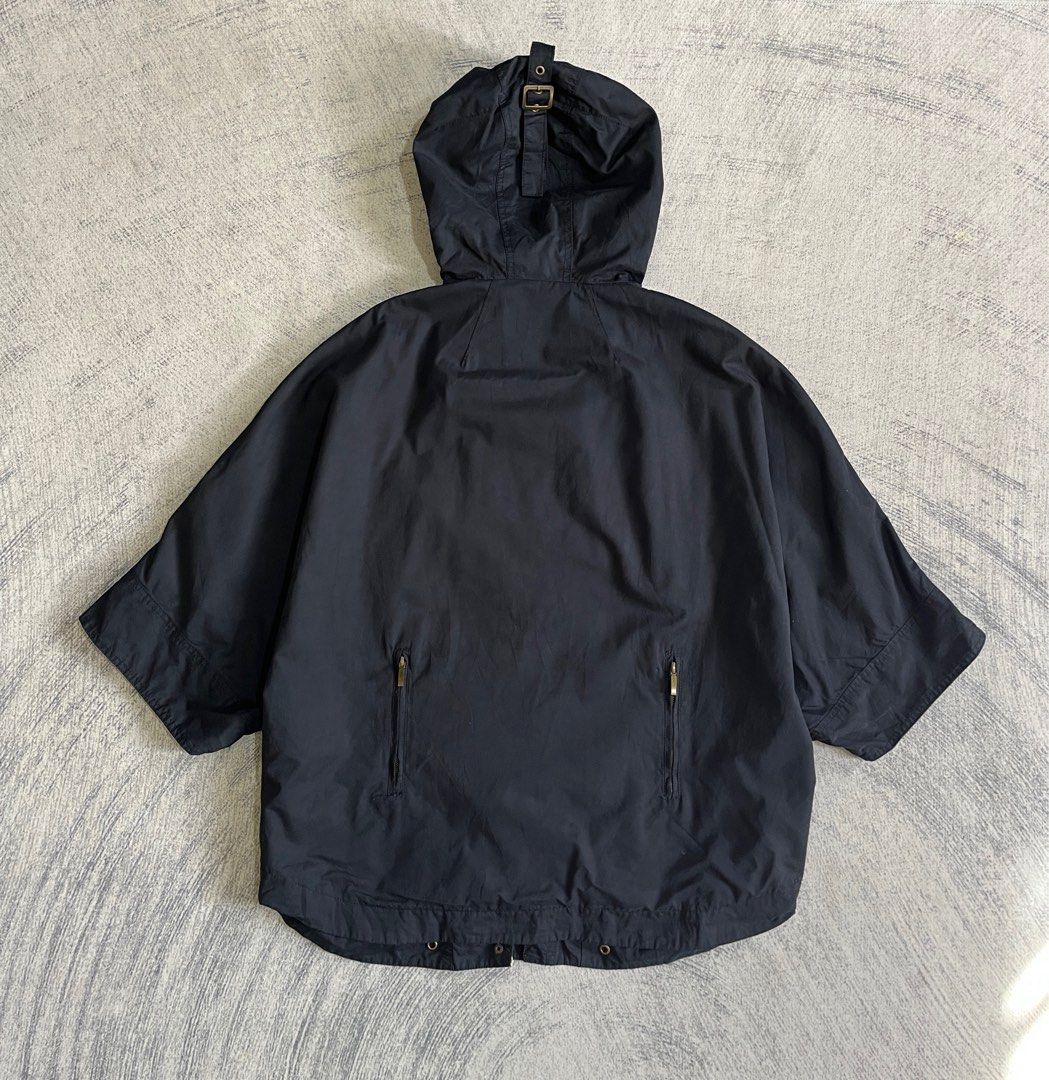 Zara Jacket Poncho Style (Category: Coats, Jackets and Outerwear) located in Kota Bharu. Submitted by mixbrandclothing (Listing ID 1452111963, Image 2). Description: Lebar dari armpit ke armpit: 28” Labuh: 29.5” Condition: 9/10 Bebas koyak/lubang/kotoran Harga tak termasuk pos Terima kasih JK1191A.