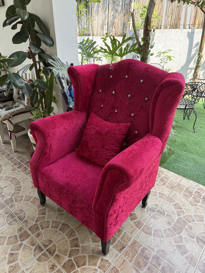 3 PIECE SALA SET RUSH (Category: Sofas) located in Paranaque City. Submitted by trishaajulianaa (Listing ID 1452332909, Image 2). Description: - NEGOTIABLE FOR SURE BUYERS - 3 pcs sala set (2x 1 seater & 1x 3 seater) - betterliving parañaque pick up - FLAW: only 1 seat has scratches that can be covered up (see last photo) .