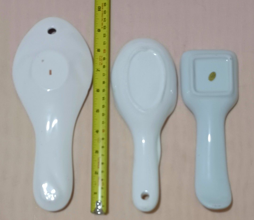 🥘 Ceramic Spoon Rest Set — 3 Pcs 🥘 (Category: Cookware & Accessories) located in Quezon City. Submitted by wjmae (Listing ID 1452328238, Image 3). Description: ✨ Item Details - 📦 Set Includes: 3 assorted ceramic spoon rests — each with unique design ​ - 🌴 Florida Palm Tree: Hand-painted tropical palm tree with "FLORIDA" lettering — approx. 9.5" tall ​ - 🌷 Red Tulips: Raised 3D tulip design with golden textured background — approx. 8.5" tall 