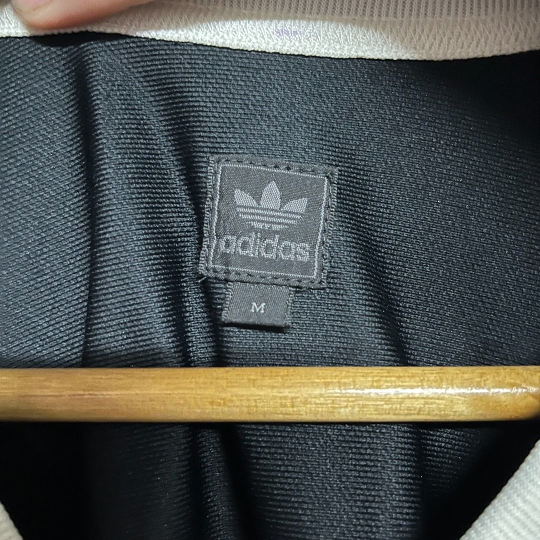 Adidas V-neck Jersey (Category: Activewear) located in Manila. Submitted by yyyyyyves (Listing ID 1452405905, Image 3). Description: Adidas V-neck Jersey Medium on tag 21x28 great condition, need wash only.