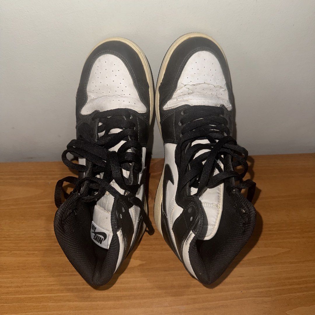 Air Jordan 1 High OG Black White (Panda) (Category: Sneakers) located in Makati City. Submitted by prelovedbyj02 (Listing ID 1452373926, Image 3). Description: Size: 6.5 mens Color way: Panda Release date: 2014 Issues: Creasing and yellowing.