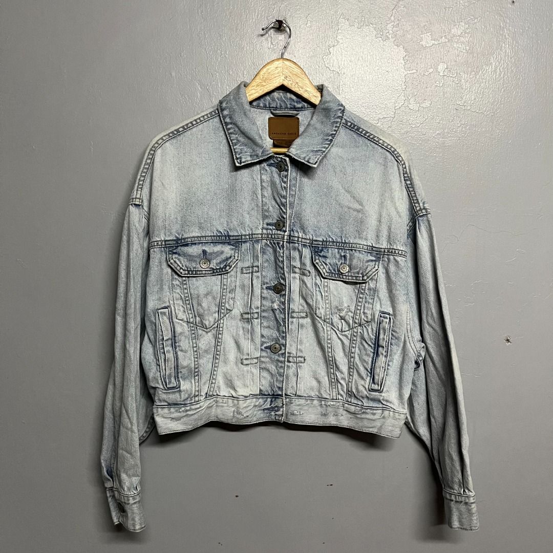 American Eagle Denim Jacket (Category: Coats, Jackets and Outerwear) located in Manila. Submitted by yyyyyyves (Listing ID 1452409567, Image 1). Description: American Eagle Denim Jacket Size S on tag 20x21 Good condition Stains Need wash.