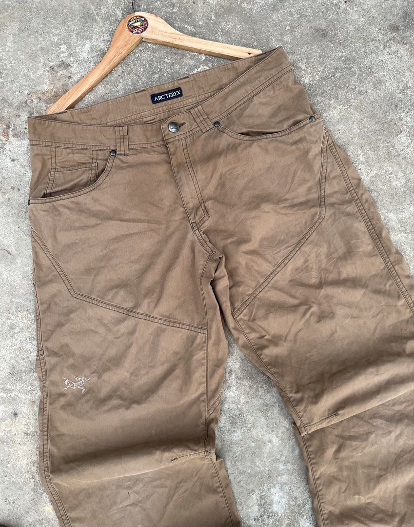 Arc'teryx Cronin Pants (Category: Jeans) located in Gingoog City. Submitted by lokalthriftstop (Listing ID 1452381272, Image 1). Description: Arc'teryx "Cronin" Pants Double knee Tag says: 32 Waist : 34 actual size(17.5) laid flat Inseam:12.5 Lenght: 40 Condition: (8/10) +sf .