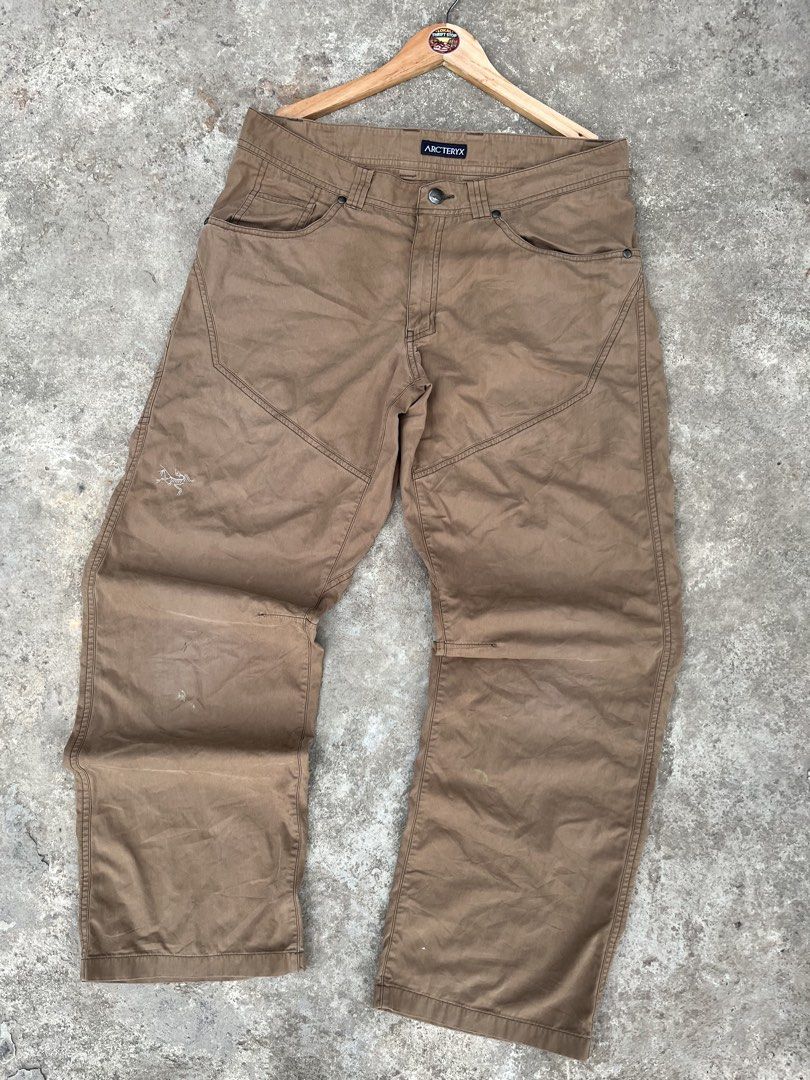 Arc'teryx Cronin Pants (Category: Jeans) located in Gingoog City. Submitted by lokalthriftstop (Listing ID 1452381272, Image 2). Description: Arc'teryx "Cronin" Pants Double knee Tag says: 32 Waist : 34 actual size(17.5) laid flat Inseam:12.5 Lenght: 40 Condition: (8/10) +sf .