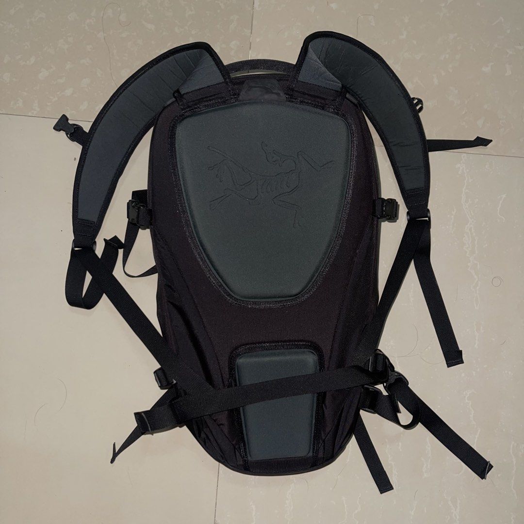 Arc'teryx Silo 18 Backpack Black (Category: Backpacks) located in Caloocan City. Submitted by thestolengoods (Listing ID 1452459456, Image 3). Description: - Arc'teryx Silo 18 Backpack - Color: Black - Made in the Philippines - Material: Nylon shell with polyurethane coating - Ideal for outdoor adventures or daily commutes - Multiple straps for attaching gear.