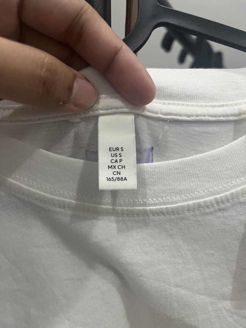 Aroma di Limoni shirt (H&M) (Category: Shirts) located in Manila. Submitted by jmbrl (Listing ID 1452419157, Image 2). Description: Dimension: 21x25 No issue MOP: Gcash/Maribank MOD: J&T Loc: South Cotabato.