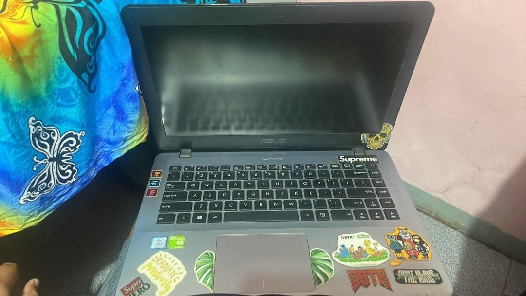 ASUS Laptop Intel Core i5 8th Gen NVIDIA GeForce 940MX (Category: Laptops & Notebooks) located in Manila. Submitted by warmfalcon.d1e33c (Listing ID 1452408452, Image 1). Description: - ASUS Laptop - Intel Core i5 8th Gen Processor - NVIDIA GeForce 940MX Graphics - Clear Screen - Functional Keyboard - Lid and Palm Rest covered in stickers - Suitable for everyday use and gaming -unit only no charger.
