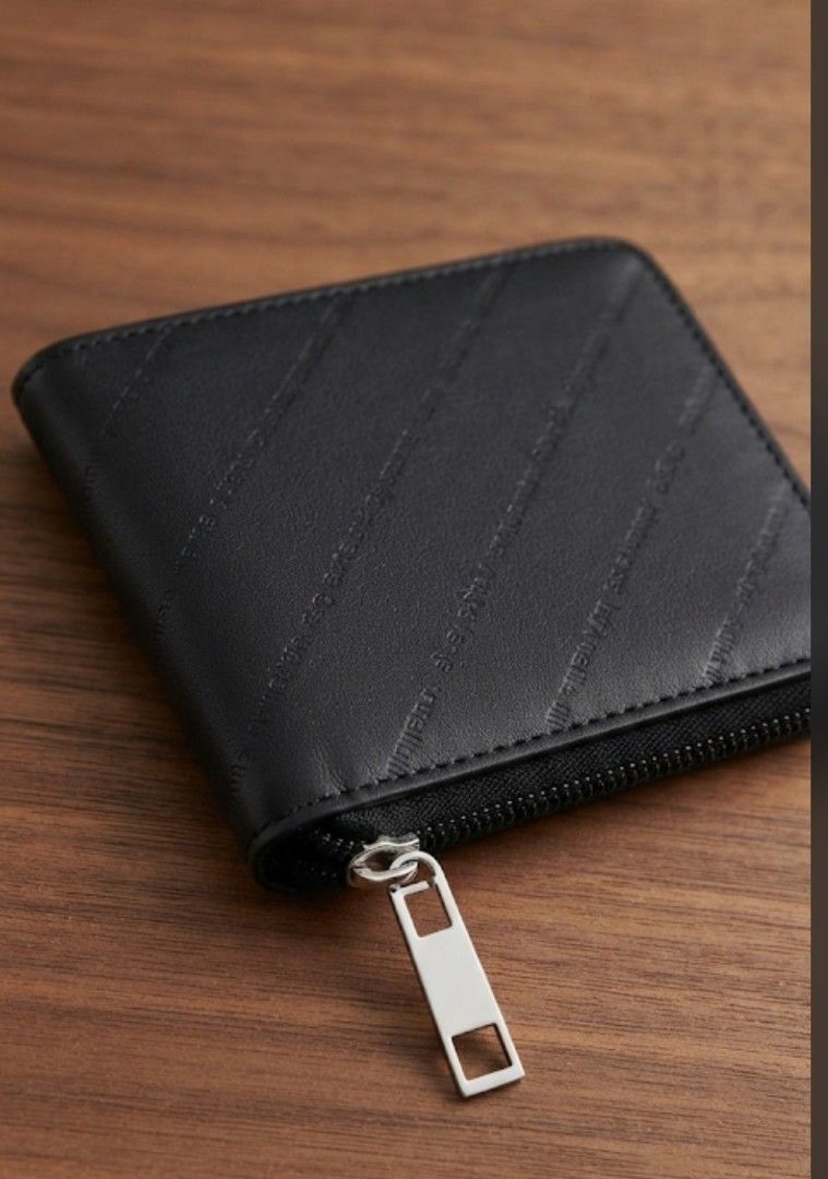 AXEL ARIGATO WEBSITE EMBOSSED ZIP LEATHER WALLET, BLACK (Category: Wallets & Card Holders) located in Quezon City. Submitted by stuffiesetc (Listing ID 1445029052, Image 2). Description: AXEL ARIGATO WEBSITE EMBOSSED ZIP LEATHER WALLET, BLACK Guaranteed authentic. brand new in box. just came in from the u.s. DESCRIPTION Cementing its status with luxury Italian leather, Axẹl Arịgato deliver this wallet in a compact calfskin shell. Wrapped in black