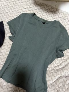 (Category: ) located in . Submitted by clearmywardrobiwe (Listing ID 1452469317, Image 1). Description: .