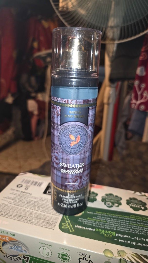 Bath & Body Works Fine Fragrance Mist (Category: Fragrance & Deodorants) located in Batang Berjuntai. Submitted by khuzaimisahin04 (Listing ID 1452450433, Image 2). Description: - Two Bath & Body Works Fine Fragrance Mists - Scents: Black Tea and Sweater Weather - Size: 8 fl oz / 236 ml each - Ideal for everyday wear.