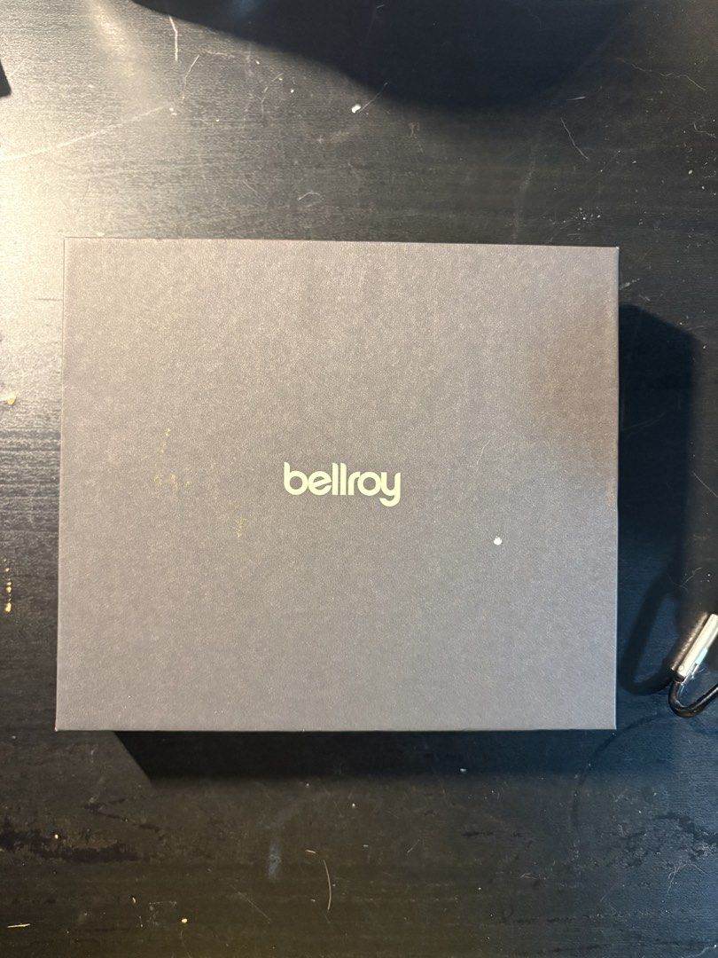 Bellroy Coin Wallet - Java (Category: Wallets & Card Holders) located in Singapore. Submitted by captain_rex (Listing ID 1452468185, Image 2). Description: - Bellroy Coin Wallet - Colour: Java - Material: Leather - Capacity: Up to 11 cards, coins, and cash - Condition: 9/10 only used once -Price negotiable 👍🏽👍🏽.
