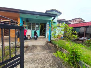 (Category: ) located in . Submitted by ashraffhaiqal (Listing ID 1452496174, Image 1). Description: .