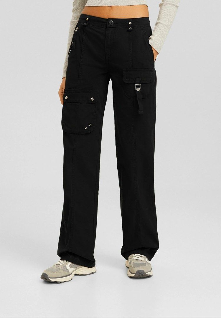 Bershka black cargo trousers (Category: Jeans) located in Pasig City. Submitted by notosscammers (Listing ID 1452419104, Image 2). Description: - worn once then never again - rfs: not using anymore - no stain or issues - Good as new - srp: 1k plus.