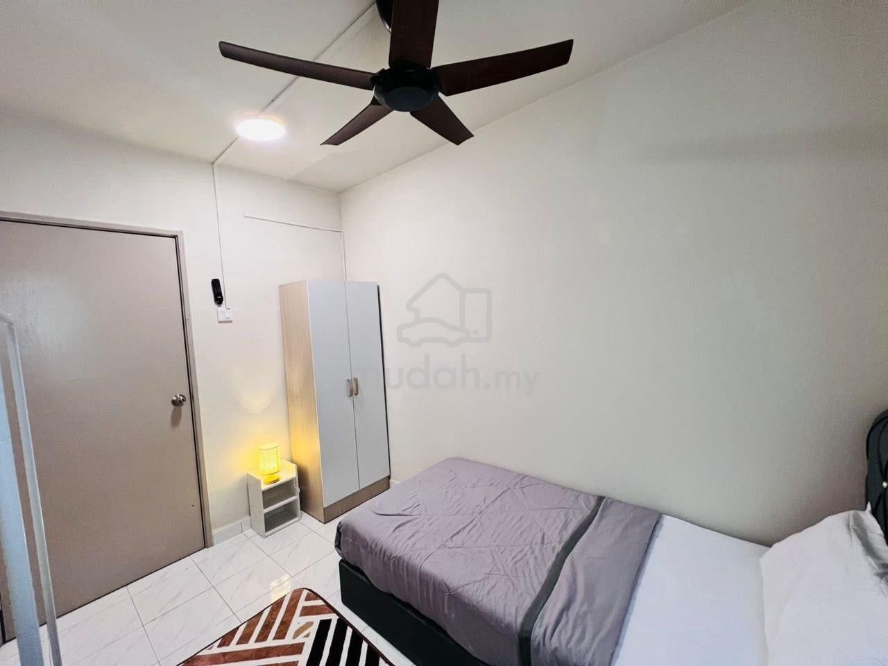 BILIK SEWA LELAKI CANTIK Dekat LRT Salak Selatan Cheras Kl (Category: Property Rentals) located in Sepang. Submitted by nawawimunir (Listing ID 1444666134, Image 3). Description: KHAS UTK PEGAWAI SWASTA DAN GOMEN. BILIK SEWA LELAKI MUSLIM 7MINIT KE LRT SALAK SELATAN CHERAS KL‼️ BILIK BARU,BARANG BARU FRESH FROM OVEN FULLY FURNISHED ✅Tinggal 1 Sahaja kekosongan. Sesuai yang suka pergi kerja NAIK LRT or naik motor 🤗 ❌No Student ❌No Intern ❌No Fore