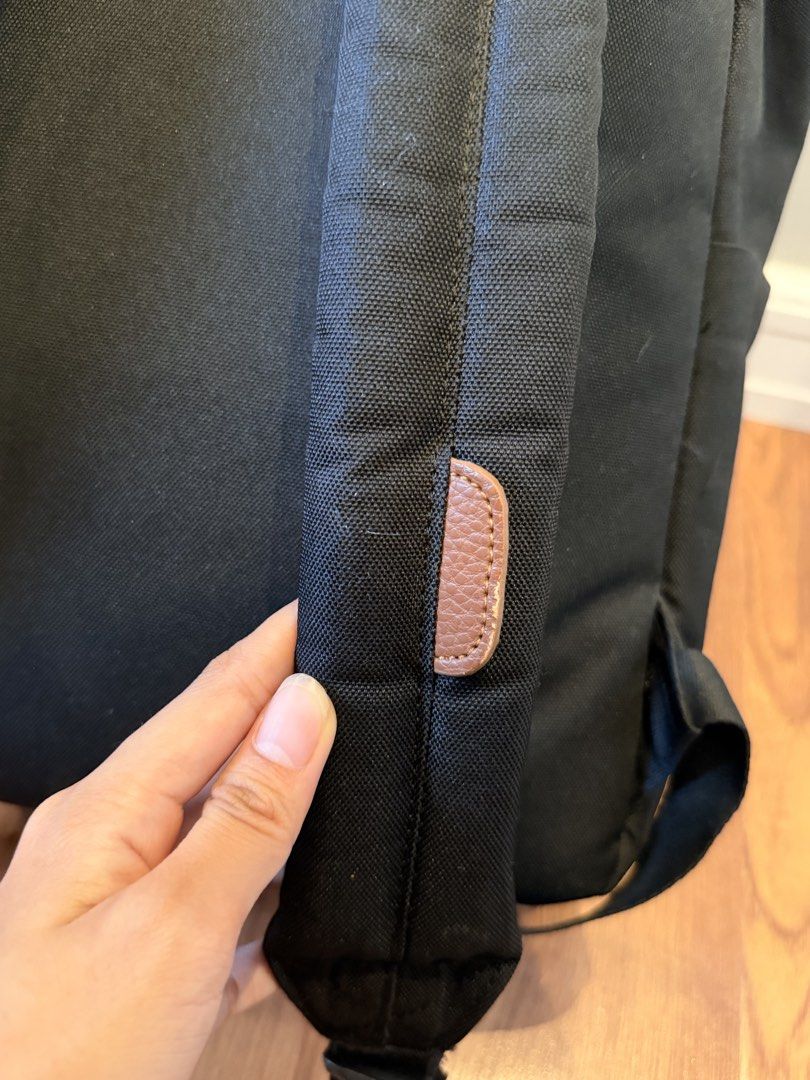 Black Herschel Retreat Backpack (Category: Backpacks) located in Cebu City. Submitted by ninacinimide (Listing ID 1452374985, Image 2). Description: black herschel retreat backpack barely noticeable flaws on design comes with original receipt + tag and packaging negotiable! .