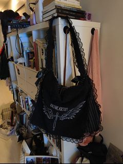 (Category: ) located in . Submitted by faeatelier (Listing ID 1452390159, Image 1). Description: .