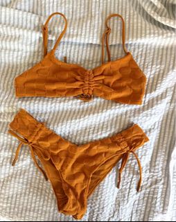 (Category: ) located in . Submitted by dietmountaindew_00 (Listing ID 1452427904, Image 1). Description: .