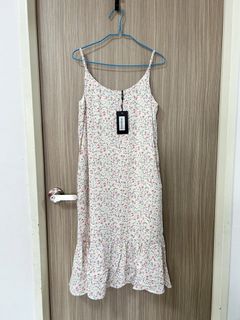 (Category: ) located in . Submitted by shircloset (Listing ID 1452398151, Image 1). Description: .