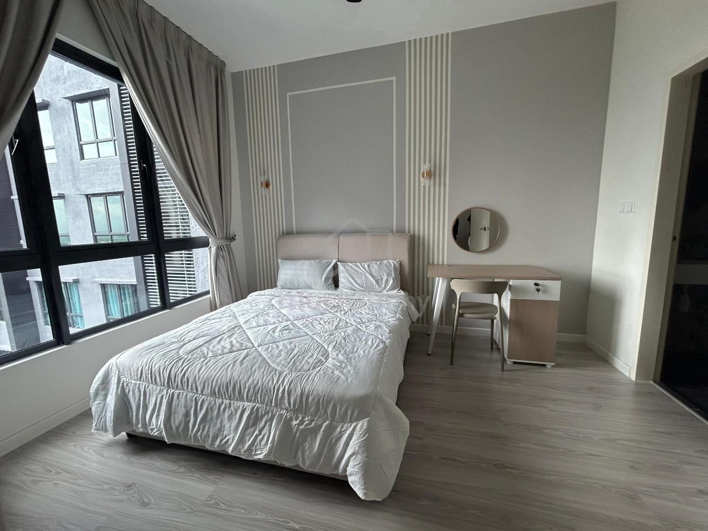 Brand New, Armani Raja Uda, 2 Rooms nx to MRT, KLCC View, F/ Furnished (Category: Property Rentals) located in Kuala Lumpur. Submitted by jantham25 (Listing ID 1449503495, Image 2). Description: Brand New Armani Raja Uda for rent! - facing KLCC view - 1 min walk to Raja Uda MRT Station Description : - Layout: 480 sq. ft. - 1+1 Bedroom - 1 Bathroom Fully furnished as following: * Bedframe & Mattress * air conditioning * kitchen cabinets * refriger