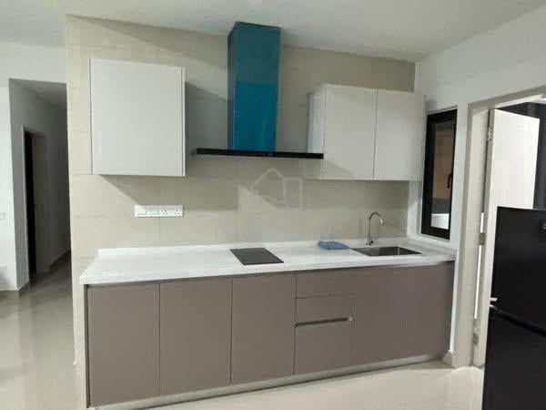 Brand New, Armani Raja Uda, 2 Rooms nx to MRT, KLCC View, F/ Furnished (Category: Property Rentals) located in Kuala Lumpur. Submitted by jantham25 (Listing ID 1449503495, Image 3). Description: Brand New Armani Raja Uda for rent! - facing KLCC view - 1 min walk to Raja Uda MRT Station Description : - Layout: 480 sq. ft. - 1+1 Bedroom - 1 Bathroom Fully furnished as following: * Bedframe & Mattress * air conditioning * kitchen cabinets * refriger