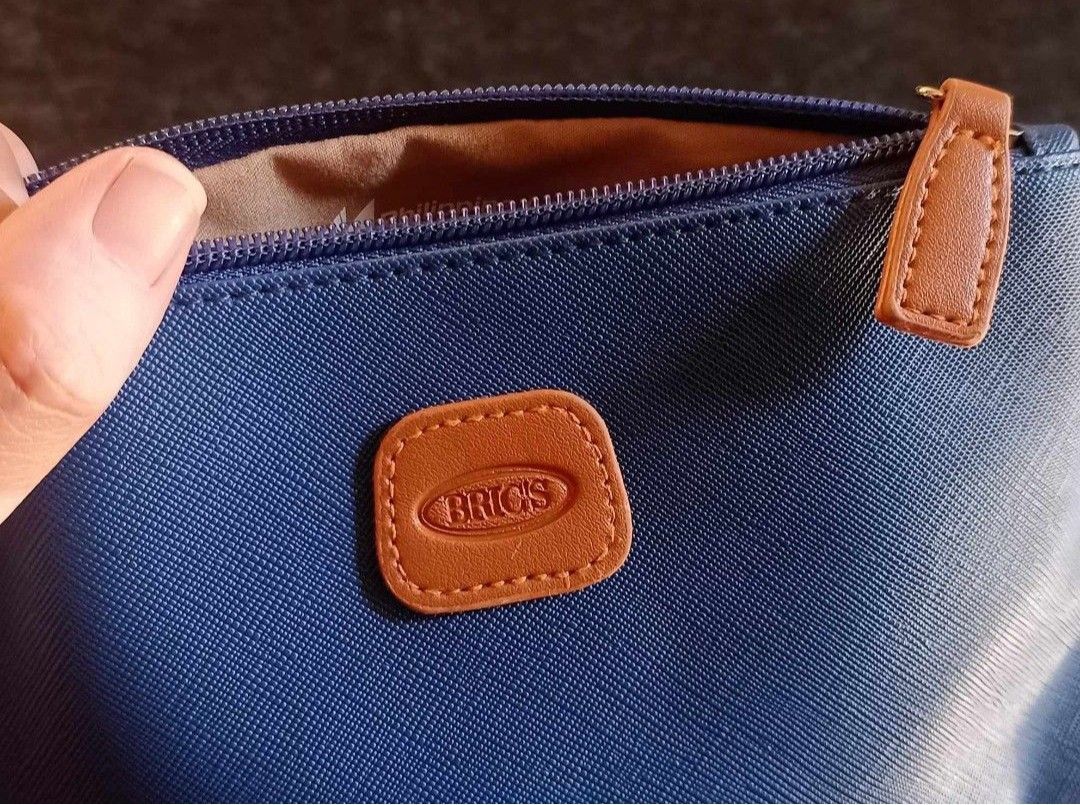 BRICS Makeup Bag Travel Pouch Kikay Kit | Brand New (Category: Purses & Pouches) located in San Pedro. Submitted by ridgeonline (Listing ID 1452440286, Image 3). Description: BRICS Makeup Bag Travel Pouch Kikay Kit New and unused. Upgrade your daily routine with this stunning and functional travel pouch from Bric. Crafted from high-quality materials, it boasts a sleek design and spacious interior to keep your everyday essentials organized and eas