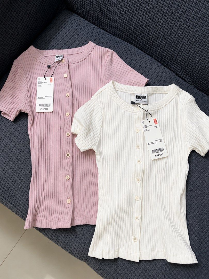 Button down uniqlo (Category: Blouses) located in Cabuyao City. Submitted by jennilyn_13 (Listing ID 1452478046, Image 3). Description: S-m.