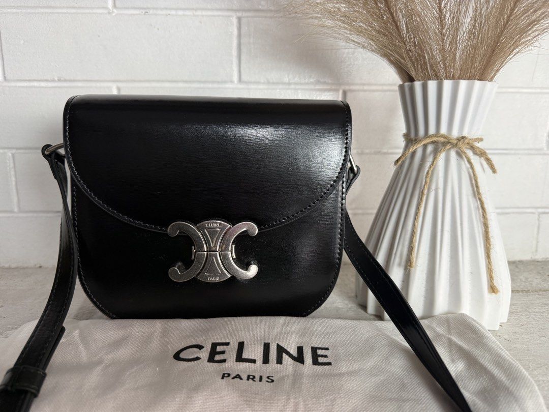 Celine Besace Triomphe (Category: Cross-body Bags) located in Baguio. Submitted by danielg2 (Listing ID 1452507564, Image 1). Description: With dustbag Silver hardware.